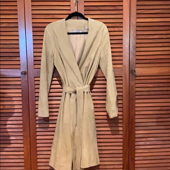 Coat - Picture 1 of 4